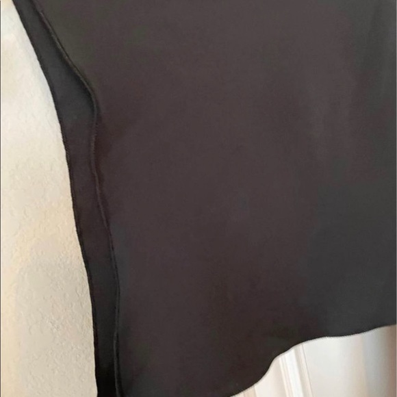 Black V-Neck Plus SZ Top. 3X - Picture 4 of 6